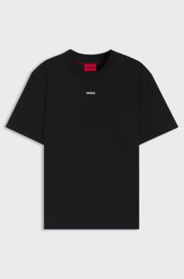 חולצה קצרה עם לוגו לבן באמצע