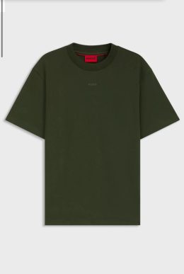 טישרט בצבע ירוק זית עם לוגו טון על טון באמצע