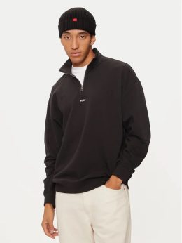 סריג חצי זיפ שחור עם לוגו מתחת לרוכסן